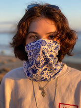 Load image into Gallery viewer, Tally the Tailgazer Lightweight Fleece Winter Gaiter
